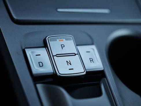 Used 2023 Hyundai Kona SE w/ Cargo Package FWD image 39