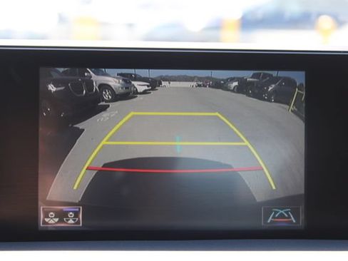 Used 2019 Lexus UX 200 FWD image 13