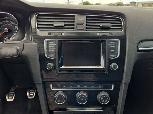 Used 2015 Volkswagen GTI SE FWD image 27