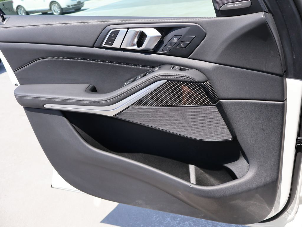 Used 2026 BMW X5 M60i AWD/4WD image 38