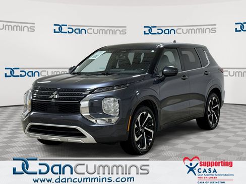 Used 2024 Mitsubishi Outlander SE FWD image 1