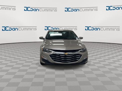 Used 2025 Chevrolet Malibu LT FWD image 3