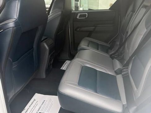 Used 2024 Ford Bronco Outer Banks AWD/4WD image 13