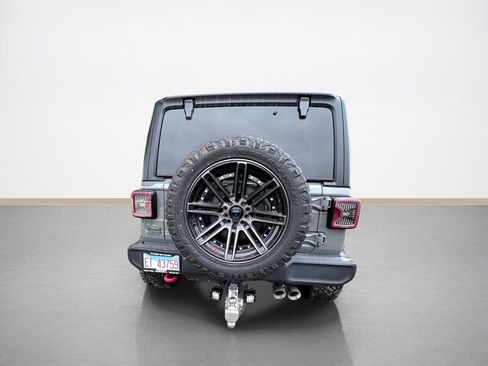 Used 2023 Jeep Wrangler Sport image 5