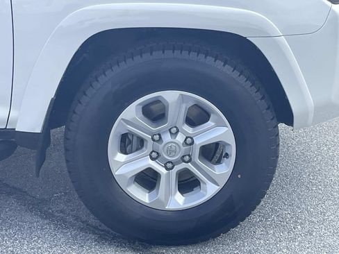 Used 2022 Toyota 4Runner SR5 Premium RWD image 10