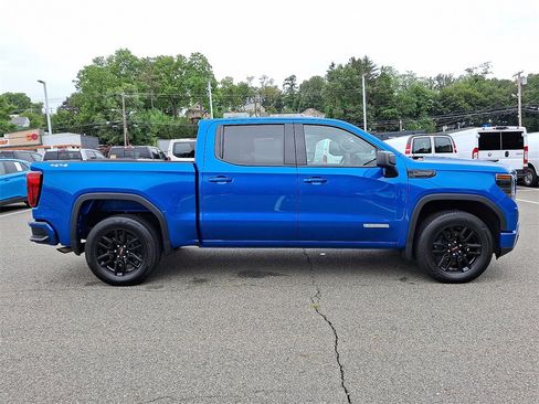 Certified 2024 GMC Sierra 1500 Elevation w/ LPO, Elevation Black Package image 18