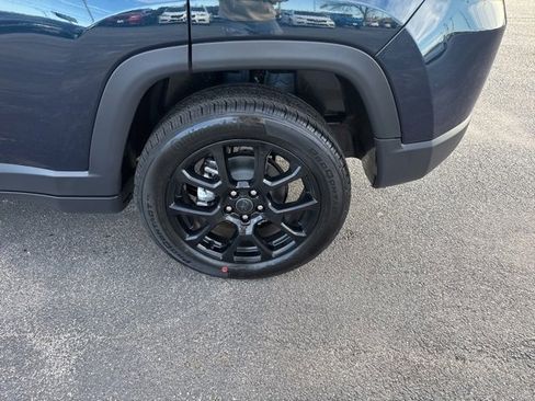 New 2026 Jeep Compass Latitude image 4