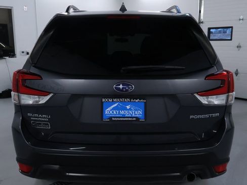 Used 2021 Subaru Forester Limited image 6