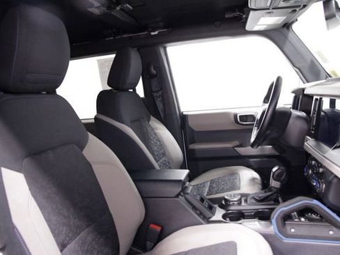 Used 2022 Ford Bronco Wildtrak image 12