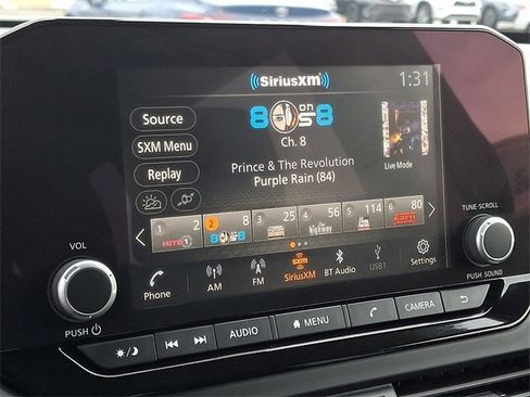 Used 2024 Nissan Pathfinder S image 17