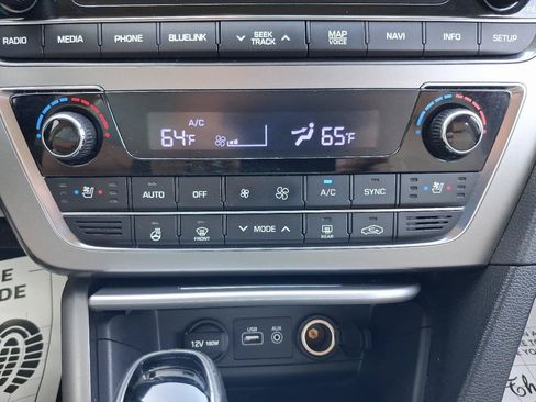 Used 2016 Hyundai Sonata Limited w/ Option Group 05 FWD image 14