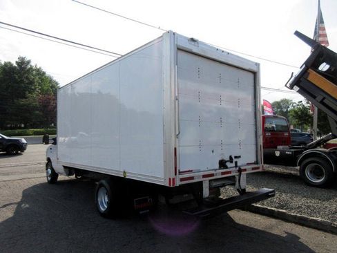 Used 2019 Ford E-450 and Econoline 450 Super Duty w/ Exterior Upgrade Package image 3