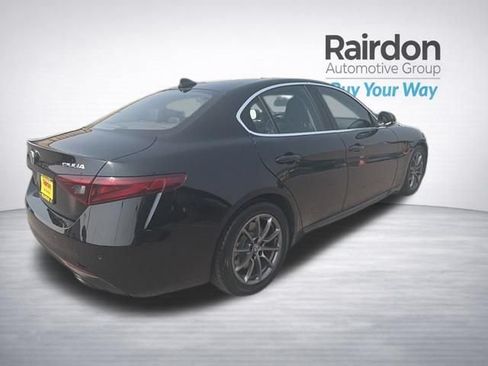 Used 2018 Alfa Romeo Giulia RWD image 7