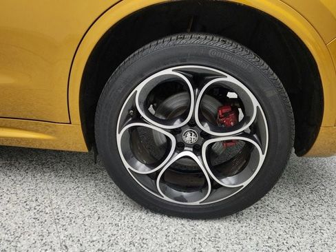 Used 2023 Alfa Romeo Stelvio Veloce image 47