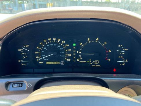 Used 2000 Lexus LX 470 4WD image 19