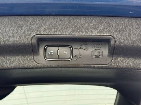Used 2020 Ford Explorer XLT w/ Equipment Group 202A AWD/4WD image 15