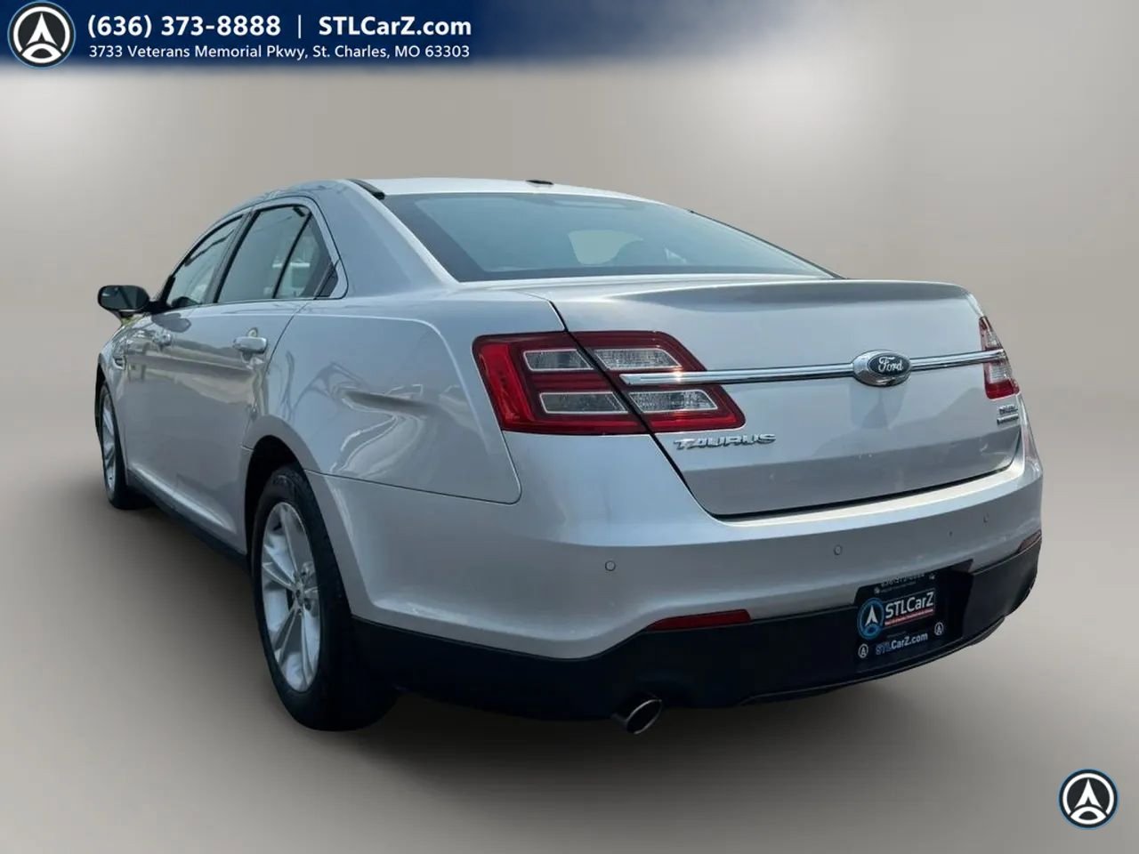 Used 2016 Ford Taurus SEL FWD image 5