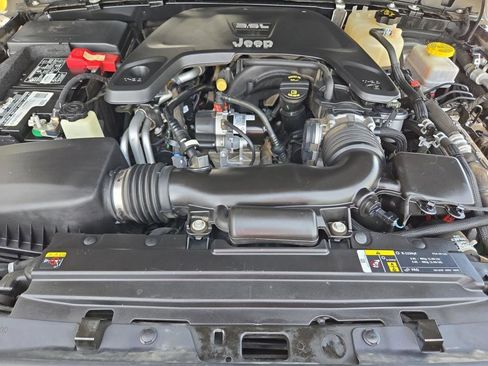 Certified 2021 Jeep Wrangler Sport S image 32