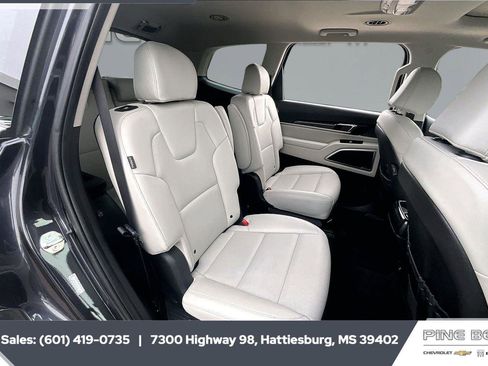 Used 2025 Kia Telluride S FWD image 20
