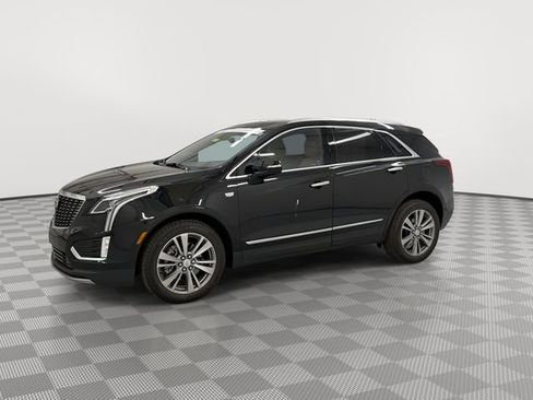 Certified 2025 Cadillac XT5 Premium Luxury w/ LPO, Floor Liner Package AWD/4WD image 5