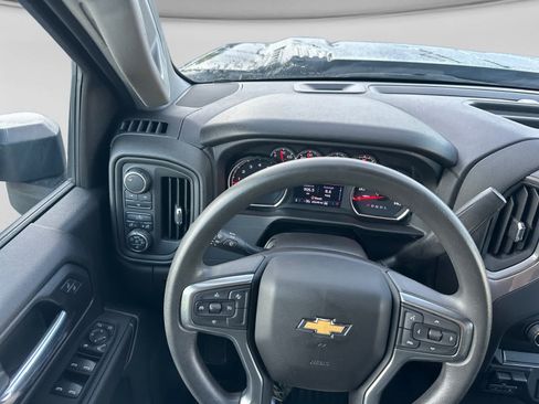 Used 2022 Chevrolet Silverado 2500 Custom w/ Custom Value Package AWD/4WD image 29