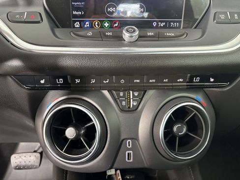 Used 2021 Chevrolet Blazer LT FWD image 19