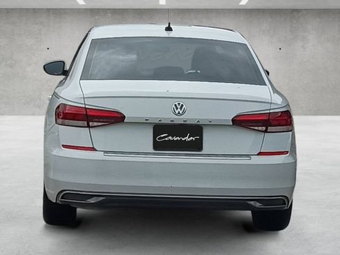 Used 2022 Volkswagen Passat 2.0T SE FWD image 15