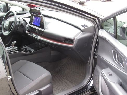 Used 2023 Toyota Prius Prime FWD image 17