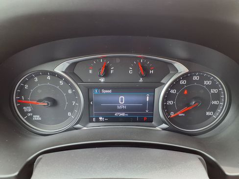 Used 2024 GMC Terrain SLE w/ Elevation Edition FWD image 17
