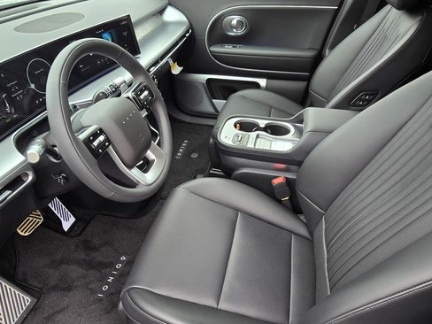 New 2026 Hyundai Ioniq 9 Calligraphy image 17