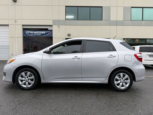Used 2013 Toyota Matrix S FWD image 10