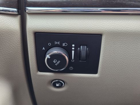 Used 2017 Jeep Grand Cherokee Limited w/ Luxury Group II image 26