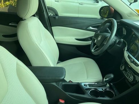 Used 2020 Buick Encore GX Select w/ Experience Buick Package FWD image 5