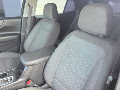 Used 2018 Chevrolet Equinox LT FWD image 31