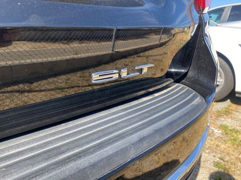 Used 2023 GMC Yukon SLT RWD image 24