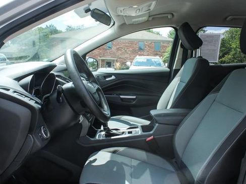 Used 2018 Ford Escape SE w/ SE Sync 3 Package FWD image 12