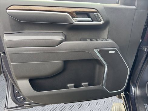 Used 2025 GMC Sierra 1500 Elevation w/ Elevation Premium Package image 13