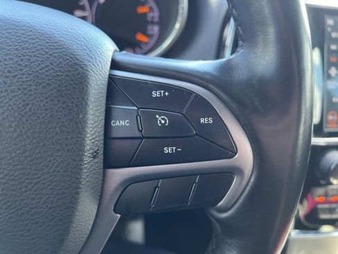 Certified 2021 Jeep Grand Cherokee Laredo X AWD/4WD image 23