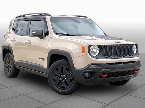 Used 2017 Jeep Renegade Trailhawk AWD/4WD image 4