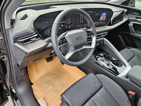 New 2025 Audi Q5 Premium Plus image 9