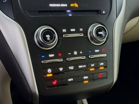 Used 2019 Lincoln MKC Select w/ Select Plus Package image 19