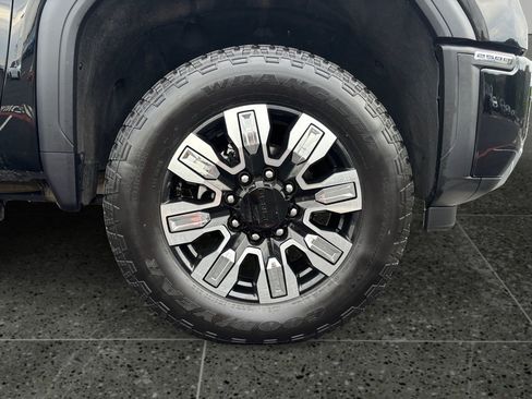 Used 2024 GMC Sierra 2500 Denali w/ Denali Reserve Package image 9