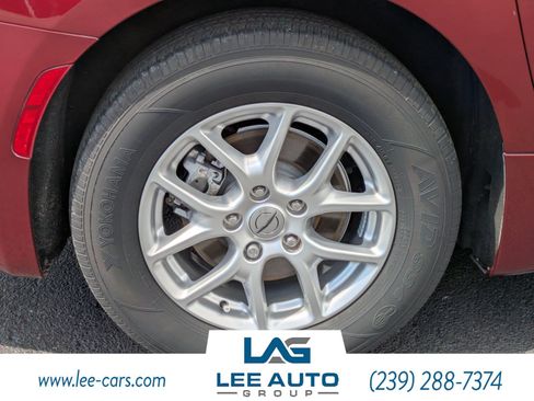Used 2021 Chrysler Pacifica Touring-L FWD image 9