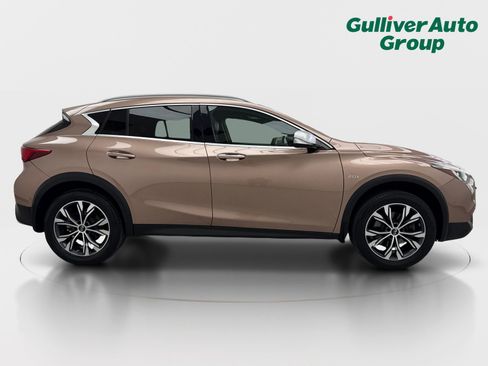 Used 2018 INFINITI QX30 Premium w/ Navigation Package AWD/4WD image 10