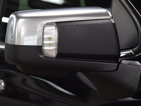 Used 2024 Chevrolet Silverado 1500 High Country w/ Technology Package image 18