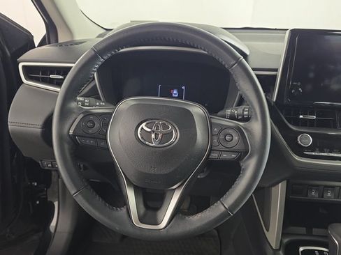 Used 2024 Toyota Corolla Cross XLE w/ Convenience Package AWD/4WD image 12
