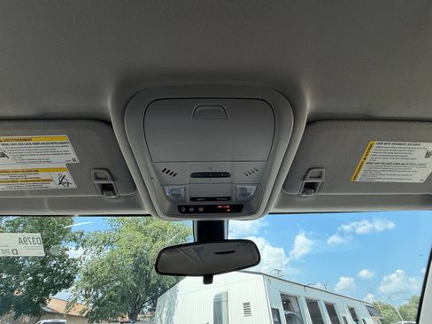 Used 2019 Chevrolet Equinox LT FWD image 21