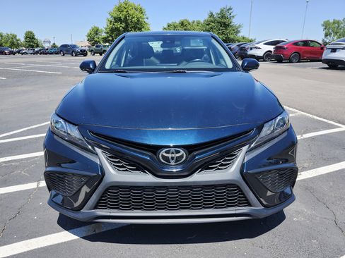 Used 2021 Toyota Camry SE FWD image 10