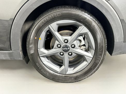 Used 2025 Kia K4 LXS image 11