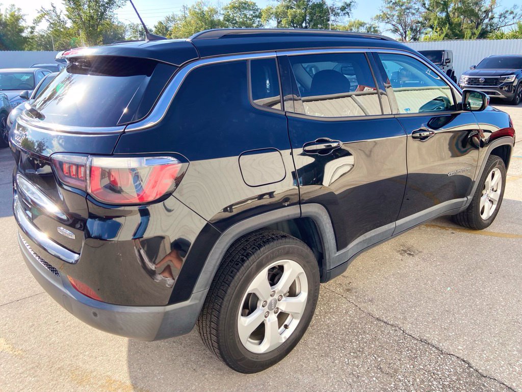 Used 2018 Jeep Compass Latitude w/ Popular Equipment Group AWD/4WD image 6